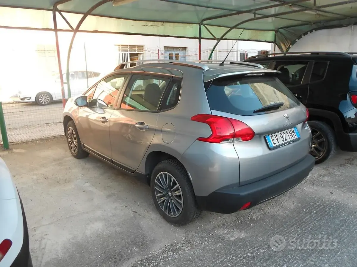 Usata Peugeot 2008 Active 68 CV (50 kW) 2015 Grigio SUV