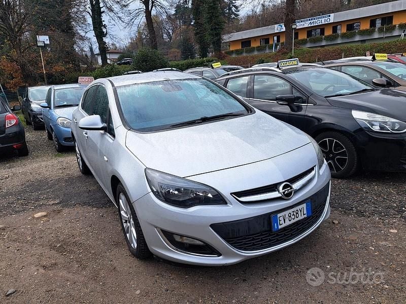 Usata Opel Astra Cosmo 130 CV (95 kW) 2014 Grigio Berlina