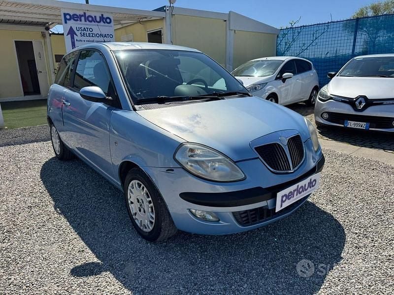 Usata Lancia Ypsilon 80 CV (58 kW) 2005 Blu Utilitaria