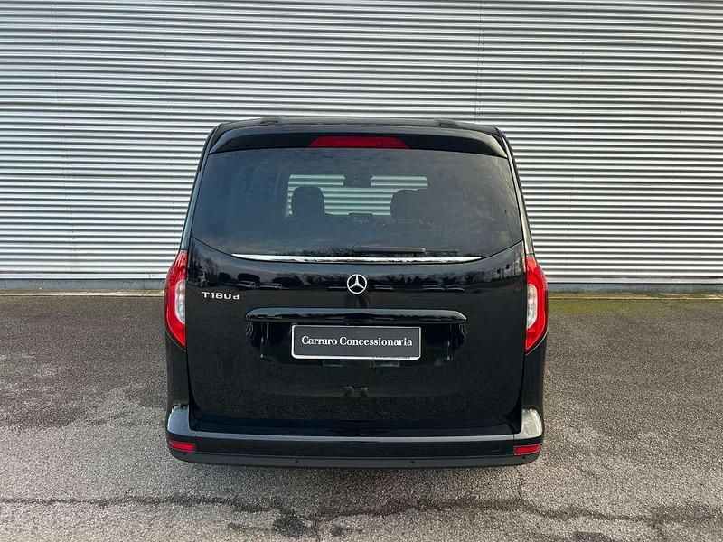 Usata Mercedes 180 Premium 116 CV (85 kW) 2023 Nero Berlina