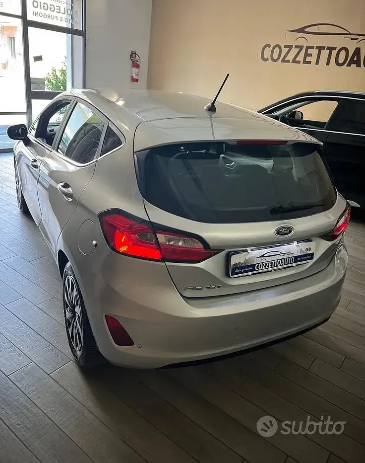 Usata Ford Fiesta Titanium 75 CV (55 kW) 2023 Grigio Utilitaria