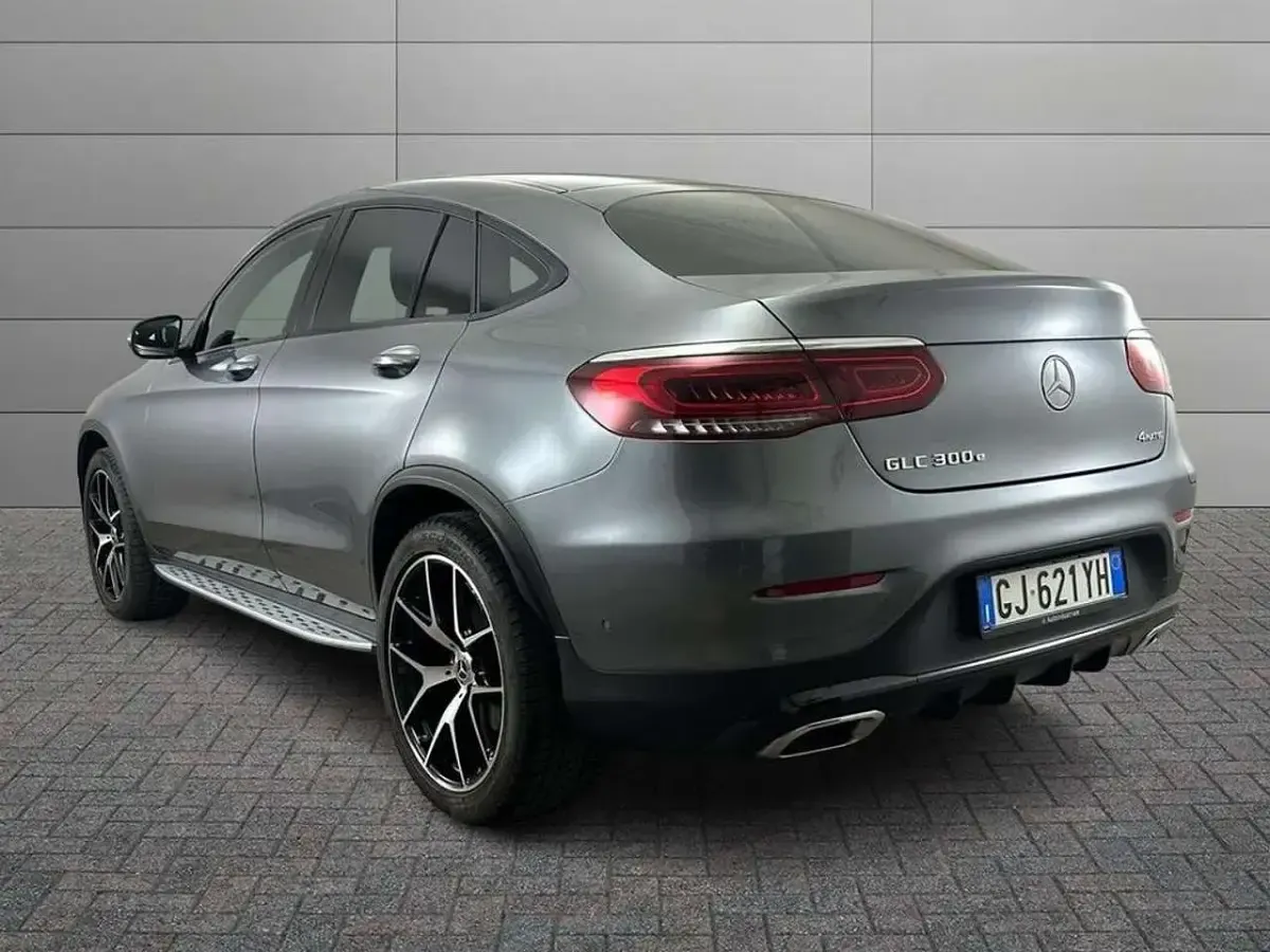 Usata Mercedes GLC300 Premium 320 CV (235 kW) 2022 Grigio selenite SUV