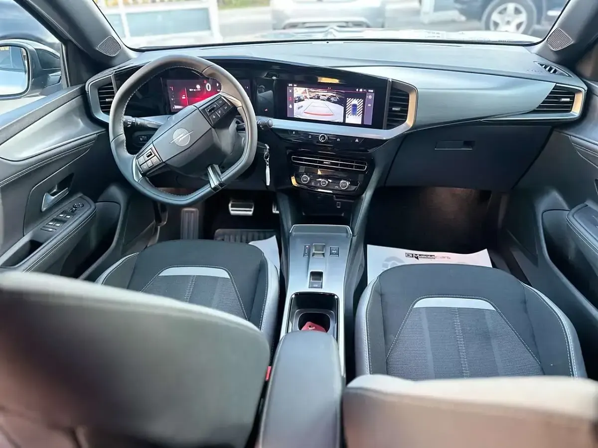 Usata Opel Mokka 131 CV (96 kW) 2025 Grigio SUV