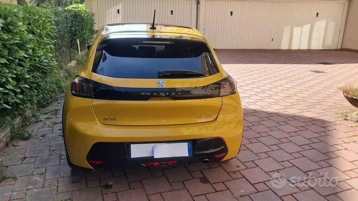 Usata Peugeot 208 GT-line 102 CV (75 kW) 2020 Giallo Utilitaria