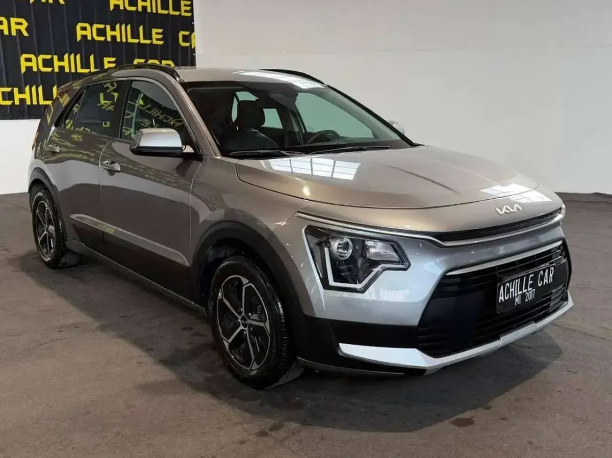 Usata Kia Niro 105 CV (77 kW) 2024 Argento SUV