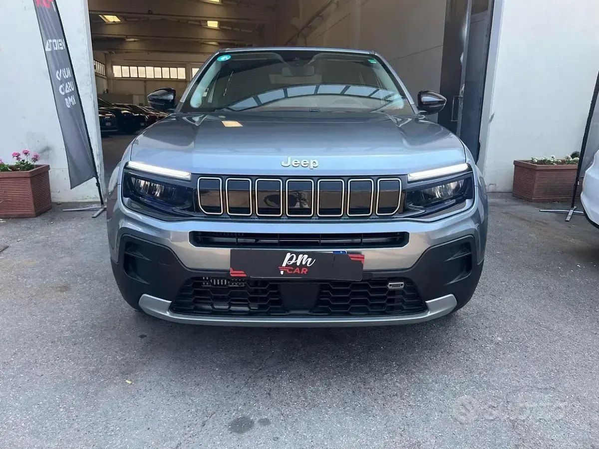 Usata Jeep Avenger Altitude 102 CV (75 kW) 2024 Grigio SUV