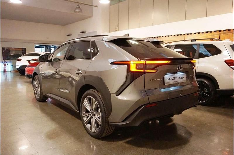 Usata Subaru Solterra 160 kW (218 CV) 2022 Grigio SUV
