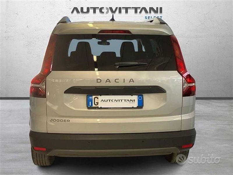 Usata Dacia Jogger Extreme 101 CV (74 kW) 2022 Grigio chiaro Monovolume