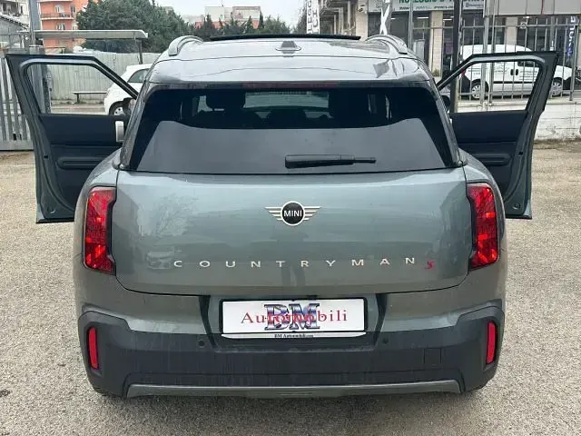 Usata Mini Countryman 204 CV (150 kW) 2024 Grigio scuro SUV