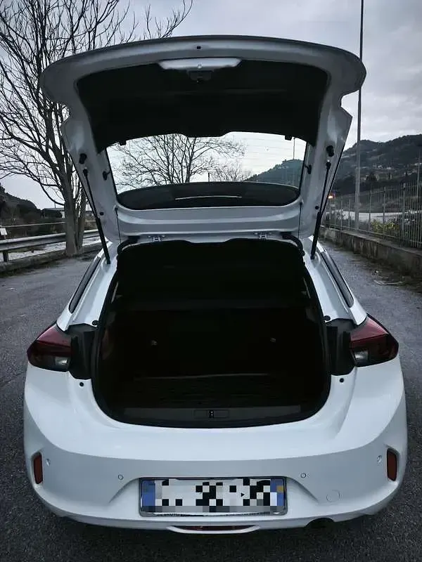Usata Opel Corsa Edition 75 CV (55 kW) 2022 Utilitaria