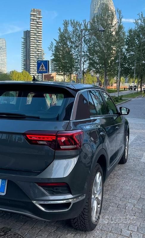 Usata VW T-Roc Advance 116 CV (85 kW) 2020 Grigio SUV