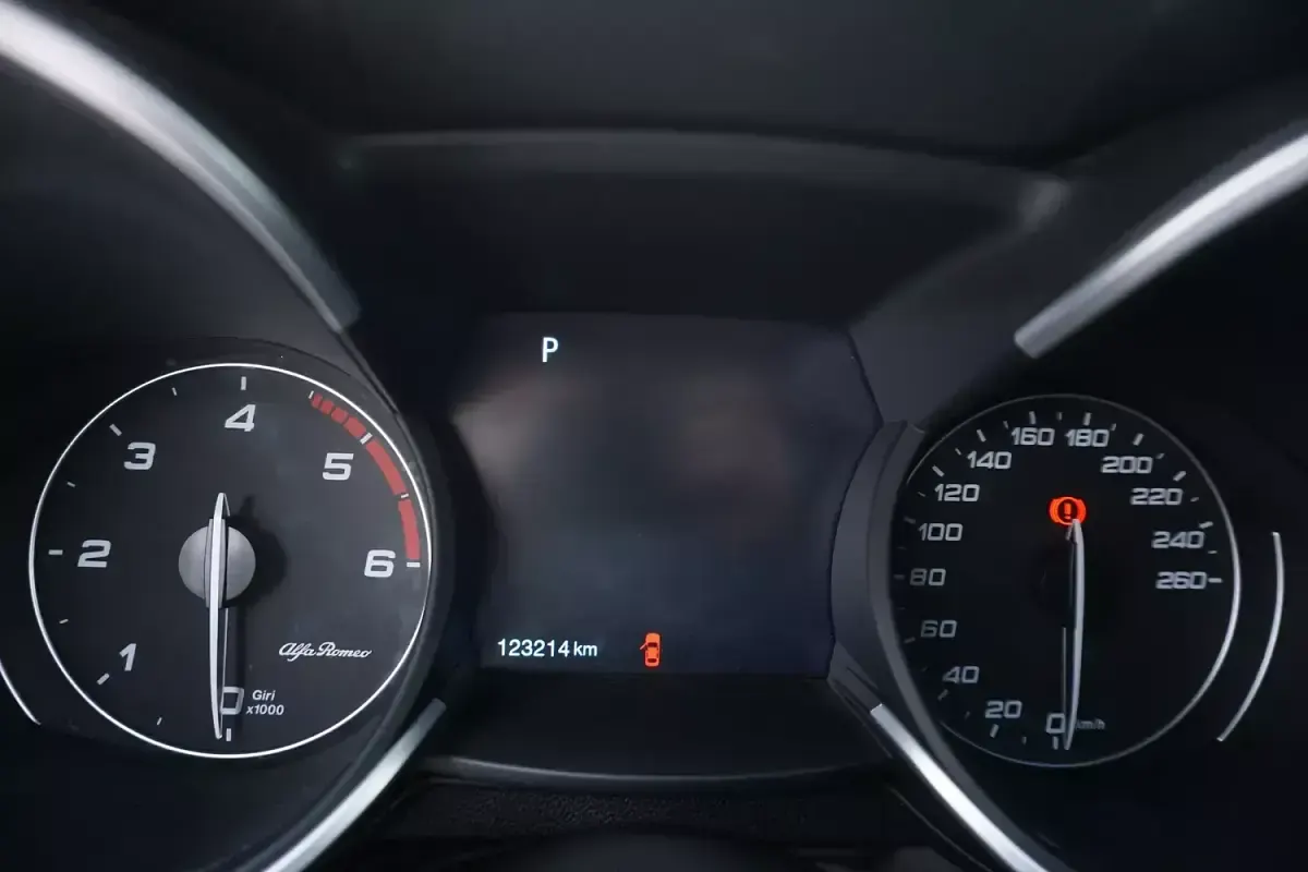 Usata Alfa Romeo Stelvio Ti 190 CV (139 kW) 2021 Grigiogrigio SUV