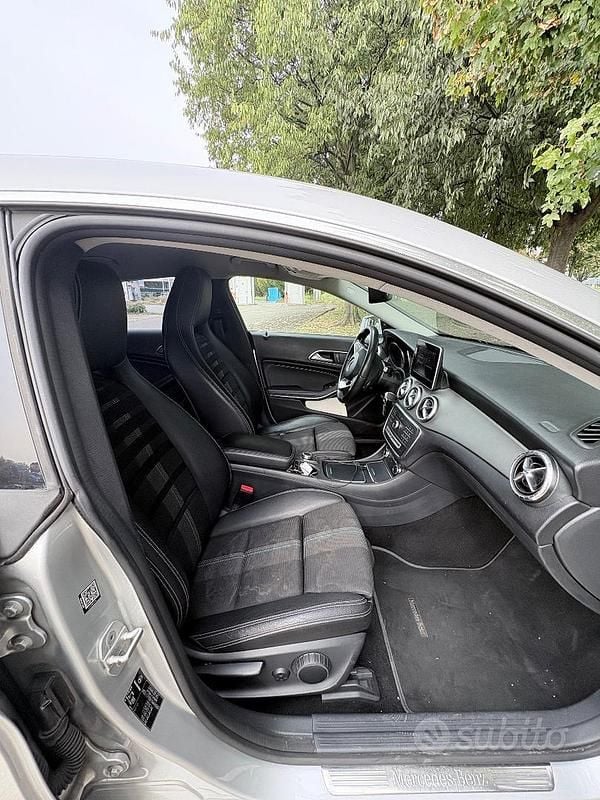 Usata Mercedes CLA200 136 CV (100 kW) 2016 Grigio Berlina