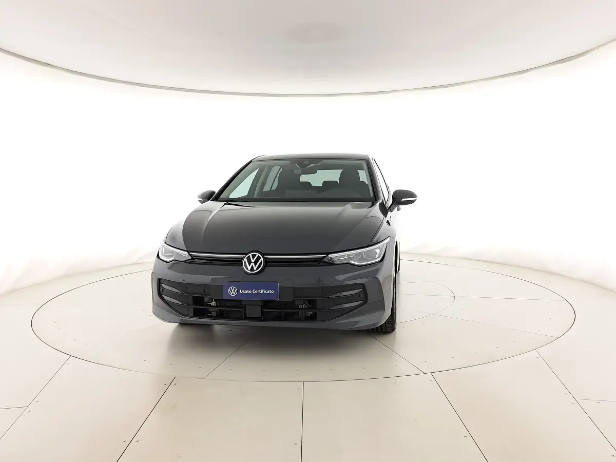 Usata VW Golf VIII Edition 204 CV (150 kW) 2025 Dolphin grey metallizzato Berlina
