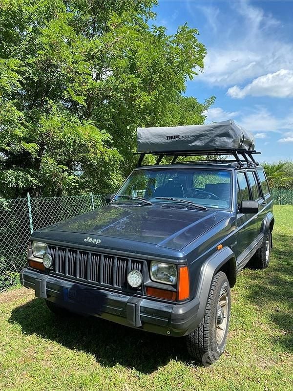 Usata Jeep Cherokee 80 CV (58 kW) 1988 Blu SUV