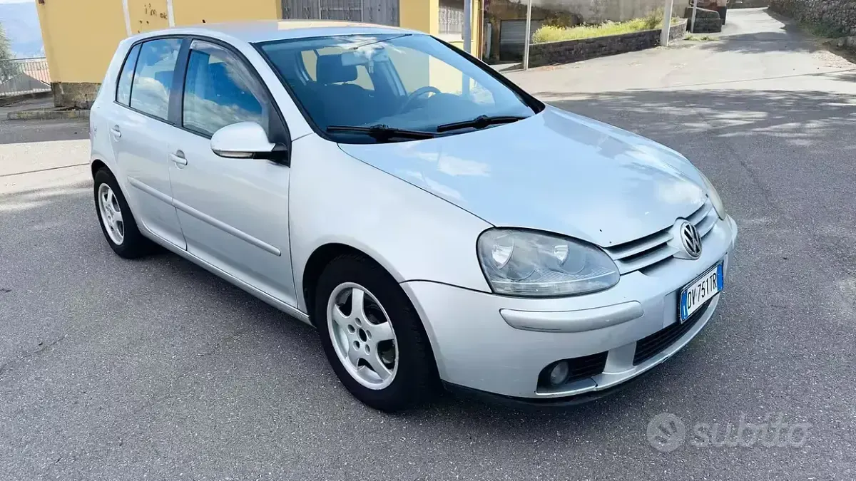 Usata VW Golf IV 105 CV (77 kW) 2004 Berlina
