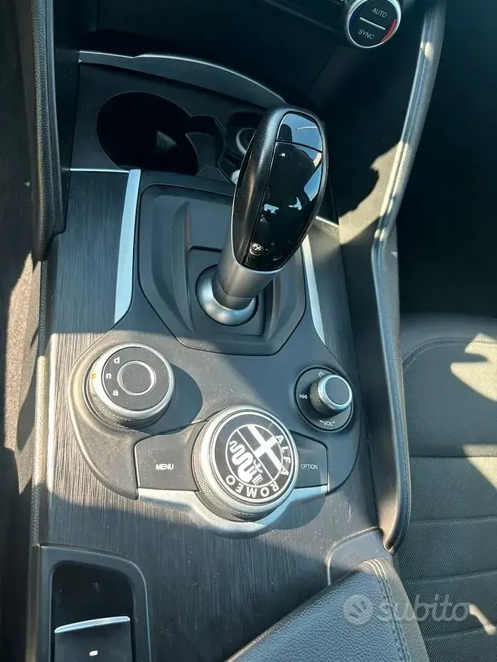Usata Alfa Romeo Giulia 150 CV (110 kW) 2017 Berlina
