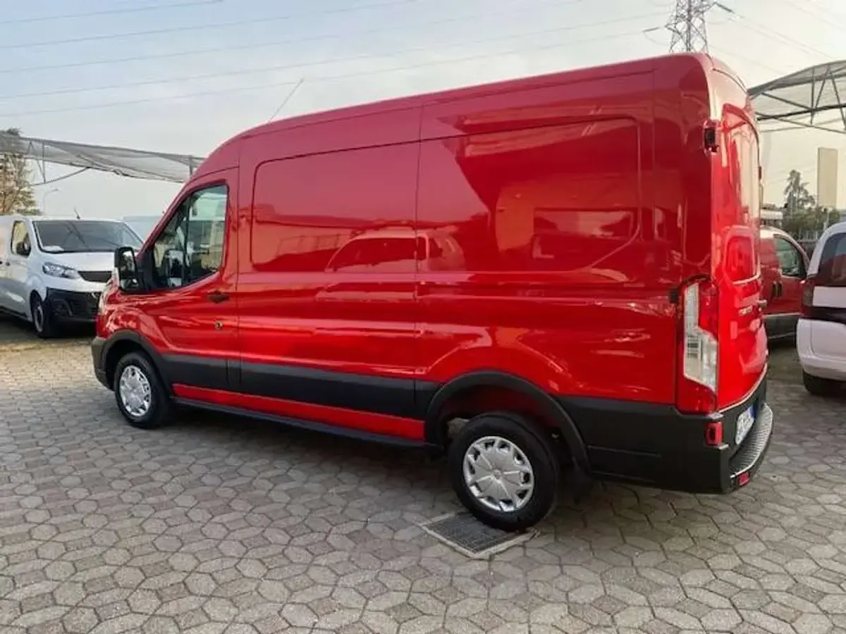 Usata Ford Transit Trend 105 CV (77 kW) 2022 Rosso Furgone