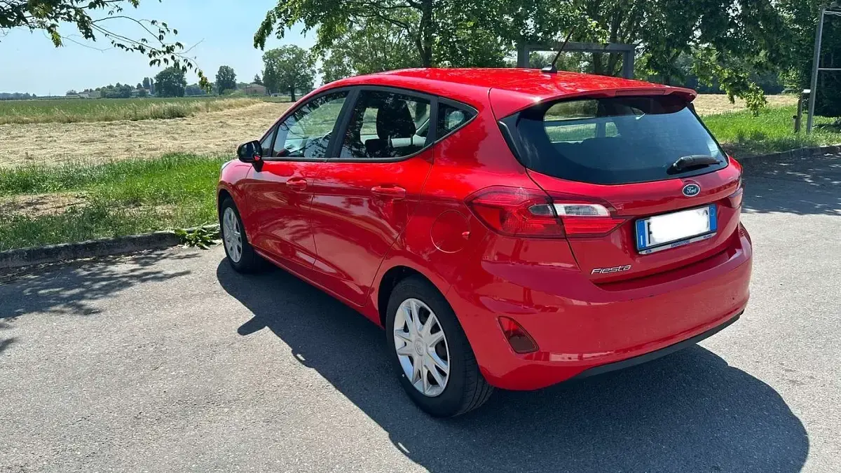 Usata Ford Fiesta 86 CV (63 kW) 2018 Rosso Utilitaria