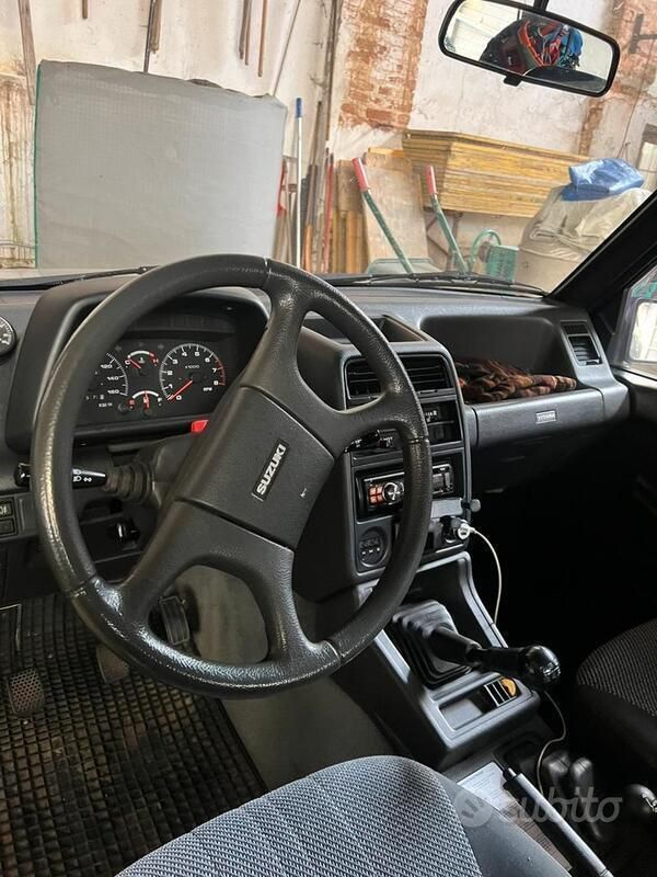 Nero Usata 1992 Suzuki Vitara SUV | 4800 € - Immagine 1/4