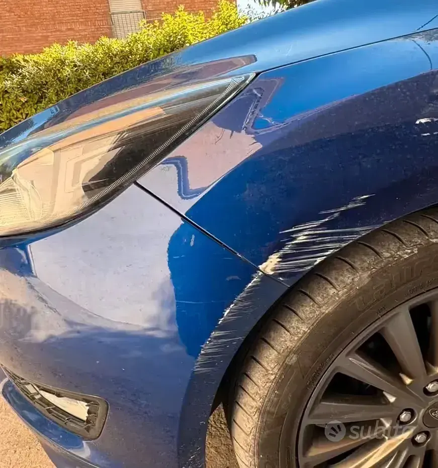 Usata Ford Focus 120 CV (88 kW) 2017 Bluazzurro Berlina