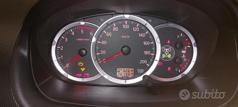 Usata Mitsubishi L200 136 CV (100 kW) 2014 Grigio Pick-up