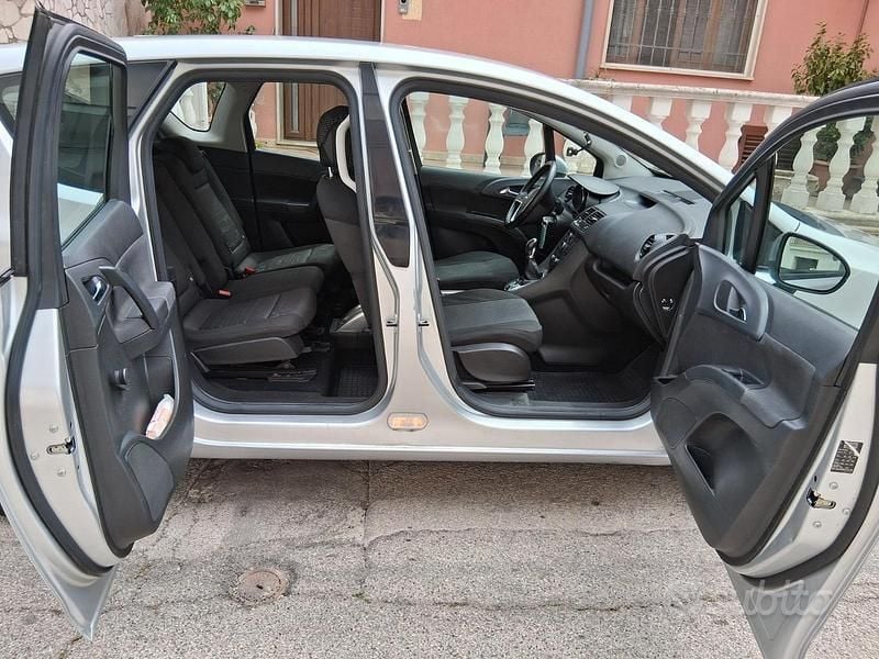 Usata Opel Meriva 95 CV (69 kW) 2011 Monovolume