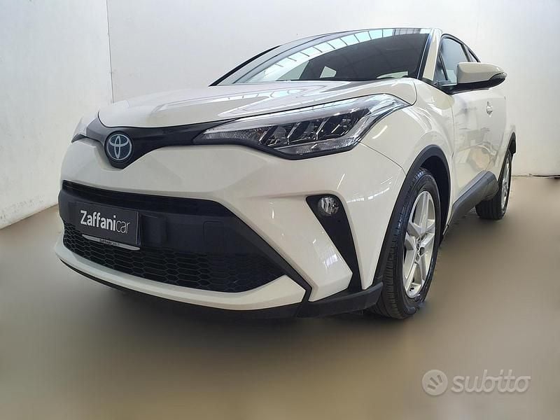 Usata Toyota C-HR Active 98 CV (72 kW) 2023 Bianco SUV