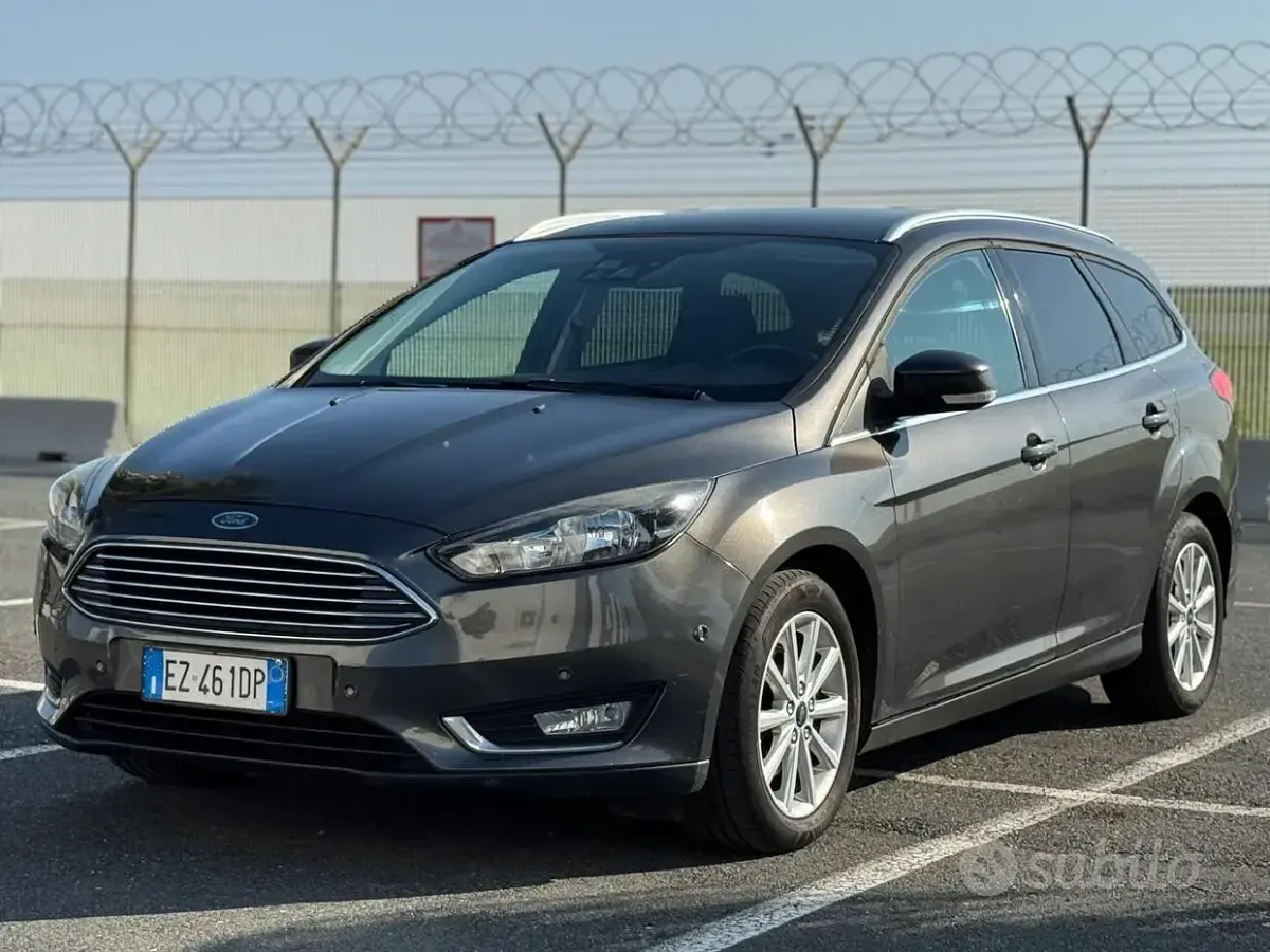 Usata Ford Focus Titanium 125 CV (91 kW) 2015 Grigio Station wagon