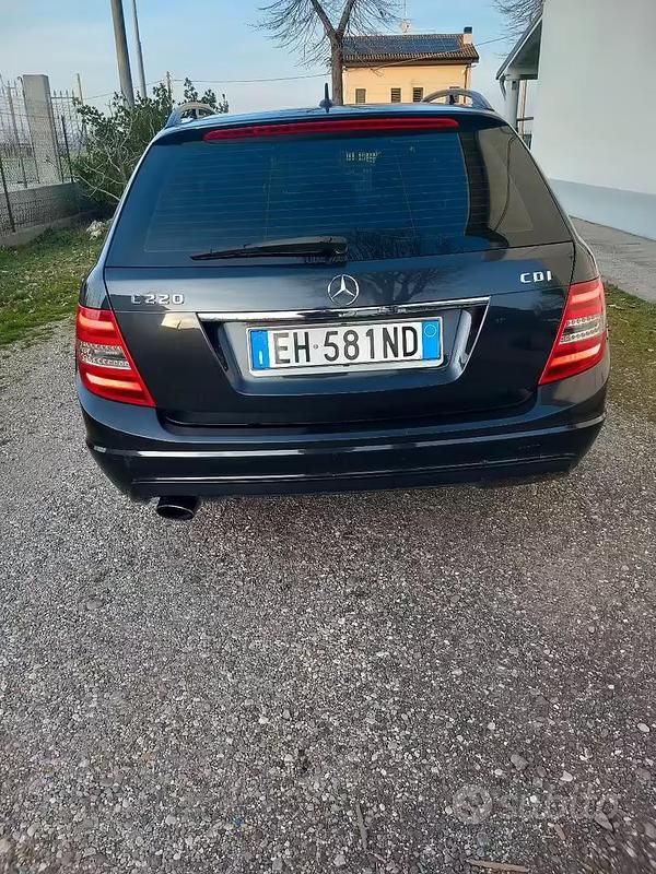 Gebraucht Mercedes C220 170 PS (125 kW) 2011 Schwarz Kombi