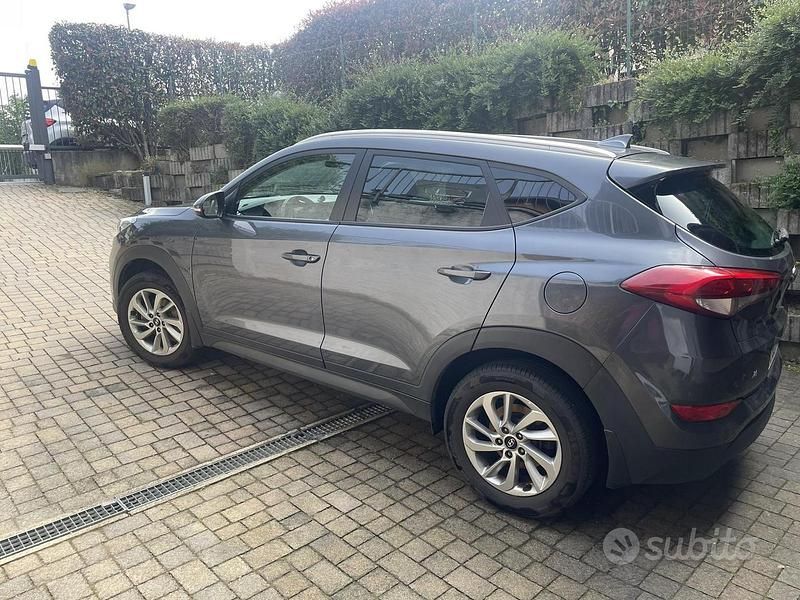 Usata Hyundai Tucson 141 CV (103 kW) 2016 Grigio SUV
