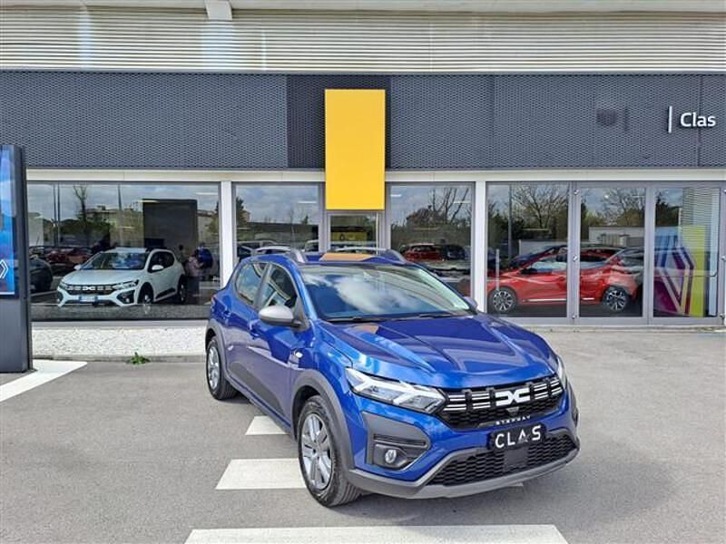 Blu/azzurro Usata 2023 Dacia Sandero Comfort Due volumi | 14.500 € (Buon prezzo) - Immagine 1/4