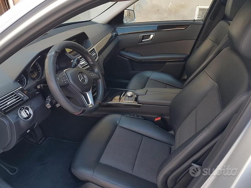 Usata Mercedes E220 170 CV (125 kW) 2012 Grigio Berlina