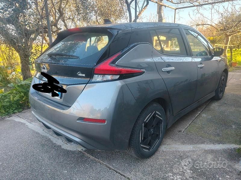 Usata Nissan Leaf 80 kW (109 CV) 2024 Grigio Utilitaria