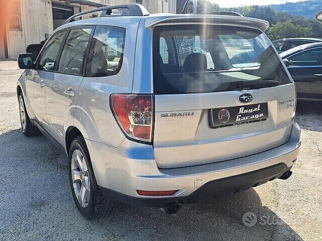 Usata Subaru Forester 200 CV (147 kW) 2008 Argento SUV