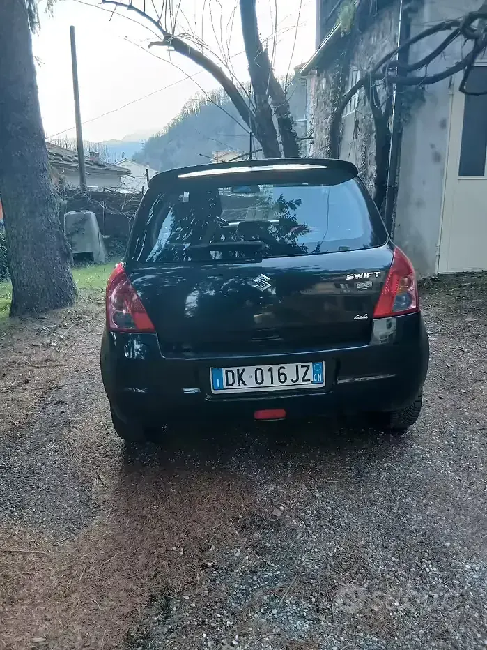 Usata Suzuki Swift 92 CV (67 kW) 2008 Nero Utilitaria