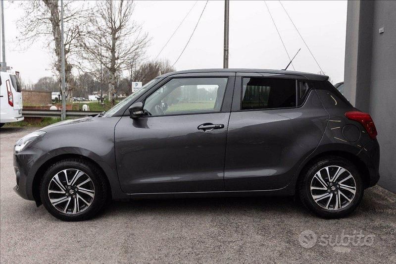 Usata Suzuki Swift 90 CV (66 kW) 2021 Grigio Utilitaria