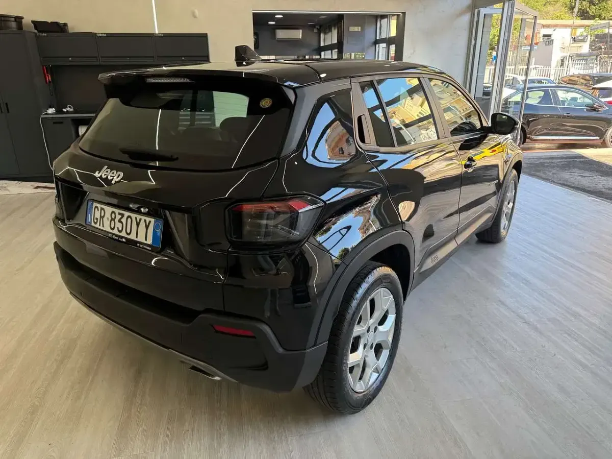 Usata Jeep Avenger Longitude 101 CV (74 kW) 2023 Nero metallizzato SUV