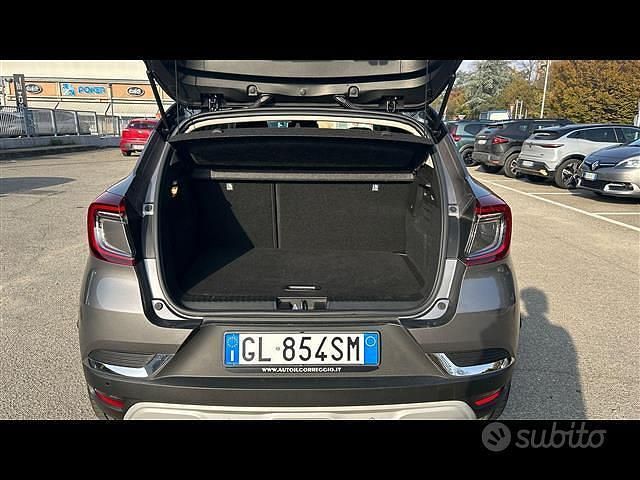 Usata Renault Captur Techno 94 CV (69 kW) 2023 Grigio scuro SUV