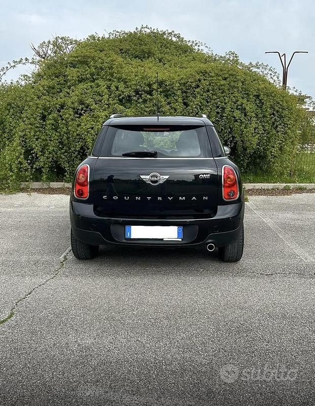 Begagnad Mini One Countryman 98 HK (72 kW) 2014 Svart SUV