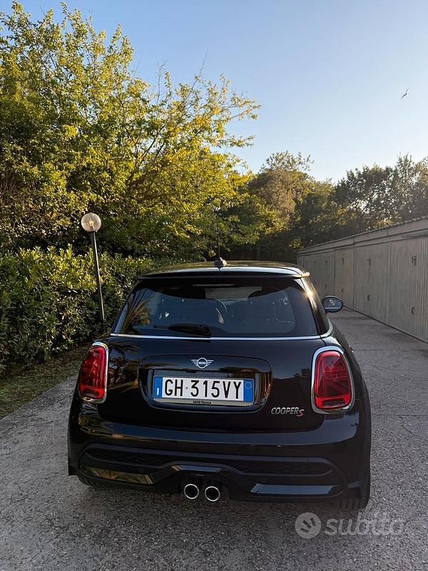 Usata Mini Cooper S 170 CV (125 kW) 2022 Nero Utilitaria