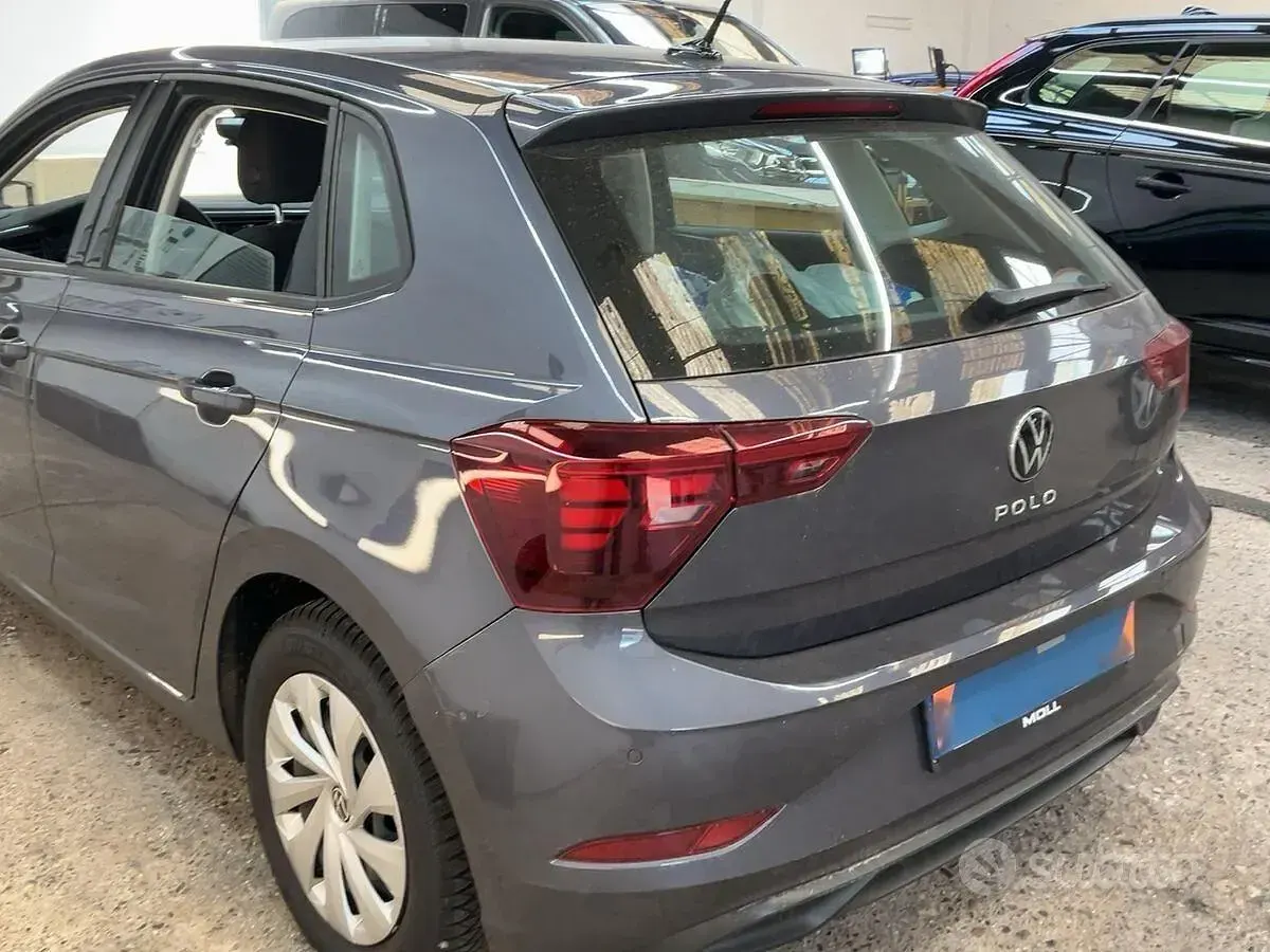 Usata VW Polo Life 95 CV (69 kW) 2024 Grigio Utilitaria