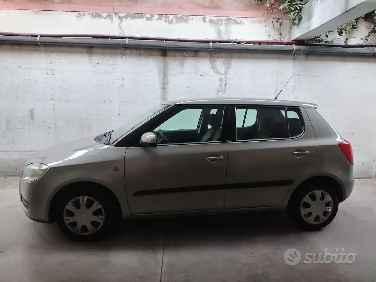 Usata Skoda Fabia 69 CV (50 kW) 2009 Grigio Utilitaria