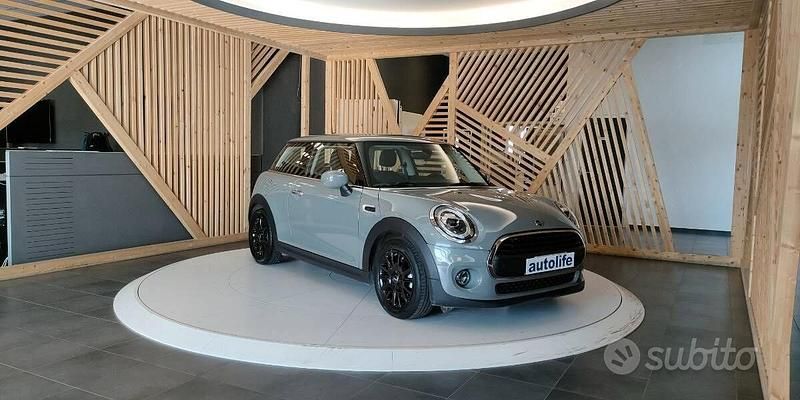 Usata Mini ONE 75 CV (55 kW) 2020 Grigio Utilitaria