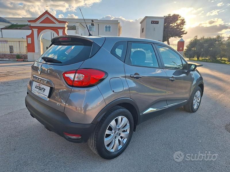 Occasion Renault Captur 90 ch (66 kW) 2015 Gris SUV