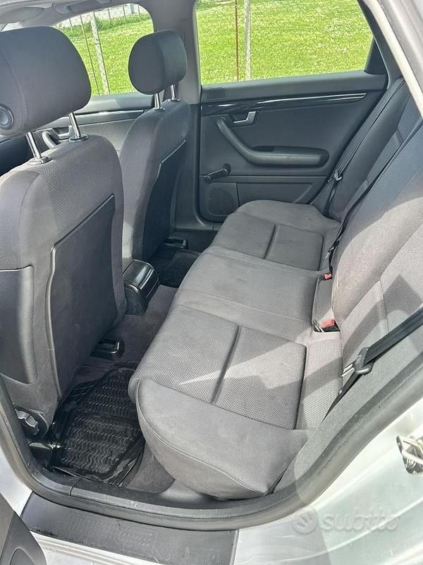 Usata Audi A4 130 CV (95 kW) 2003 Grigio Station wagon