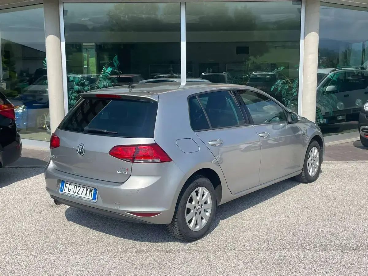 Usata VW Golf VII LOUNGE 110 CV (80 kW) 2016 Grigio Berlina