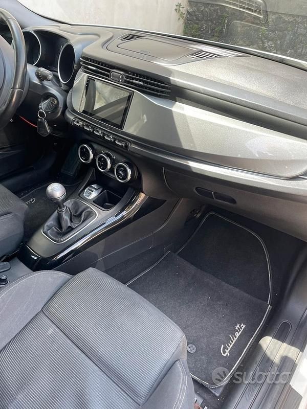 Usata Alfa Romeo Giulietta 105 CV (77 kW) 2010 Bianco Berlina