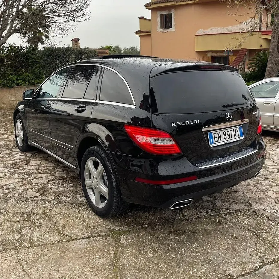 Usata Mercedes R350 Premium 265 CV (194 kW) 2012 Nero Station wagon