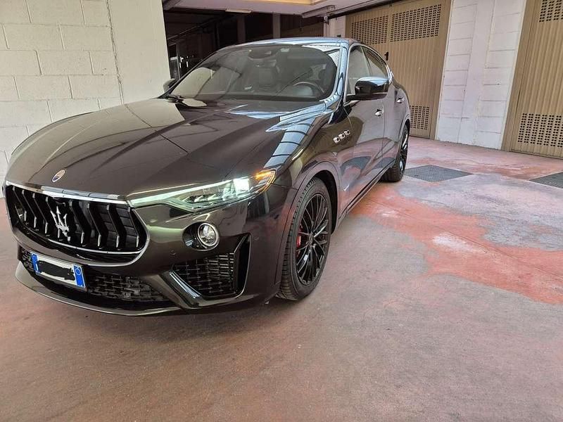 Begagnad Maserati Levante 350 HK (257 kW) 2021 Svart SUV